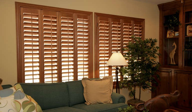 How To Clean Wood Shutters In New Brunswick, NJ